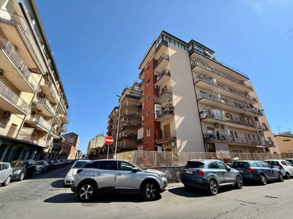 appartamento in vendita a Catania in zona Picanello