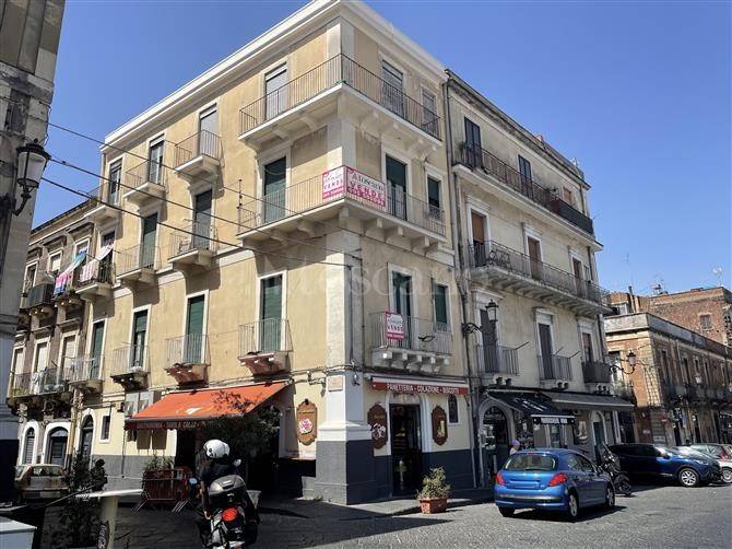 intera palazzina in vendita a Catania in zona Centro Storico