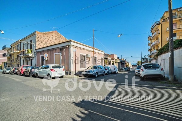 casa indipendente in vendita a Catania