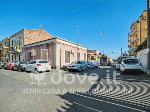 casa indipendente in vendita a Catania in zona Canalicchio