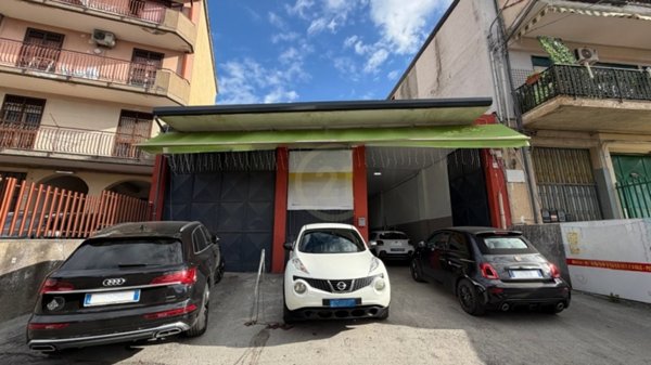 locale commerciale in vendita a Catania in zona Centro Storico