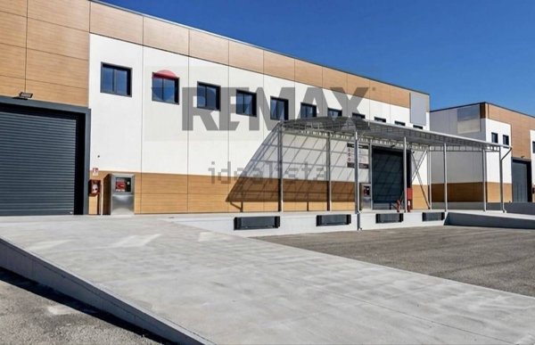 capannone in vendita a Catania in zona Zona Industriale