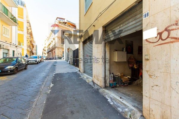 locale commerciale in vendita a Catania