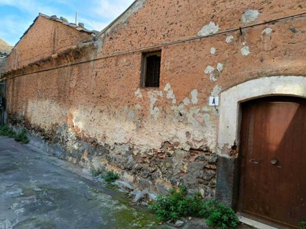 casa indipendente in vendita a Catania in zona Centro Storico