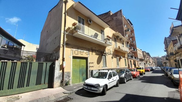 appartamento in vendita a Catania in zona Picanello