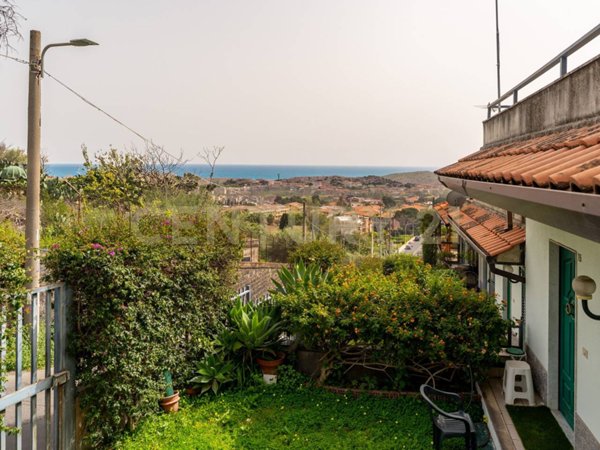 casa indipendente in vendita a Catania in zona Trappeto