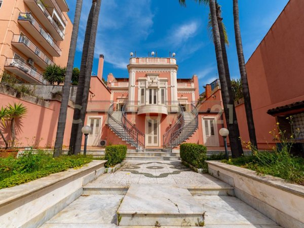 casa indipendente in vendita a Catania in zona Centro Storico