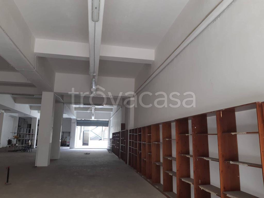 locale commerciale in vendita a Catania in zona Nesima