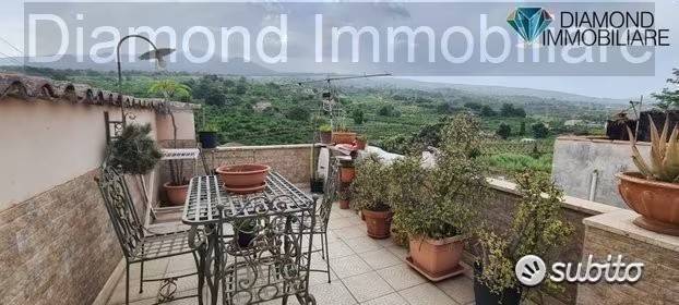 casa indipendente in vendita a Catania