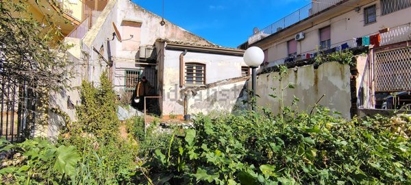 casa indipendente in vendita a Catania in zona Barriera del Bosco