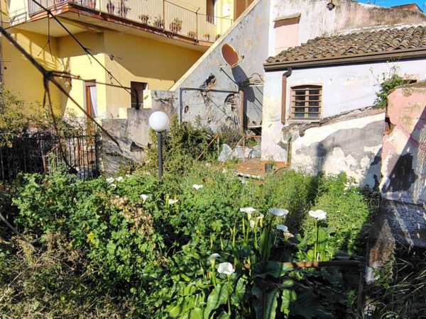 casa indipendente in vendita a Catania in zona Barriera del Bosco