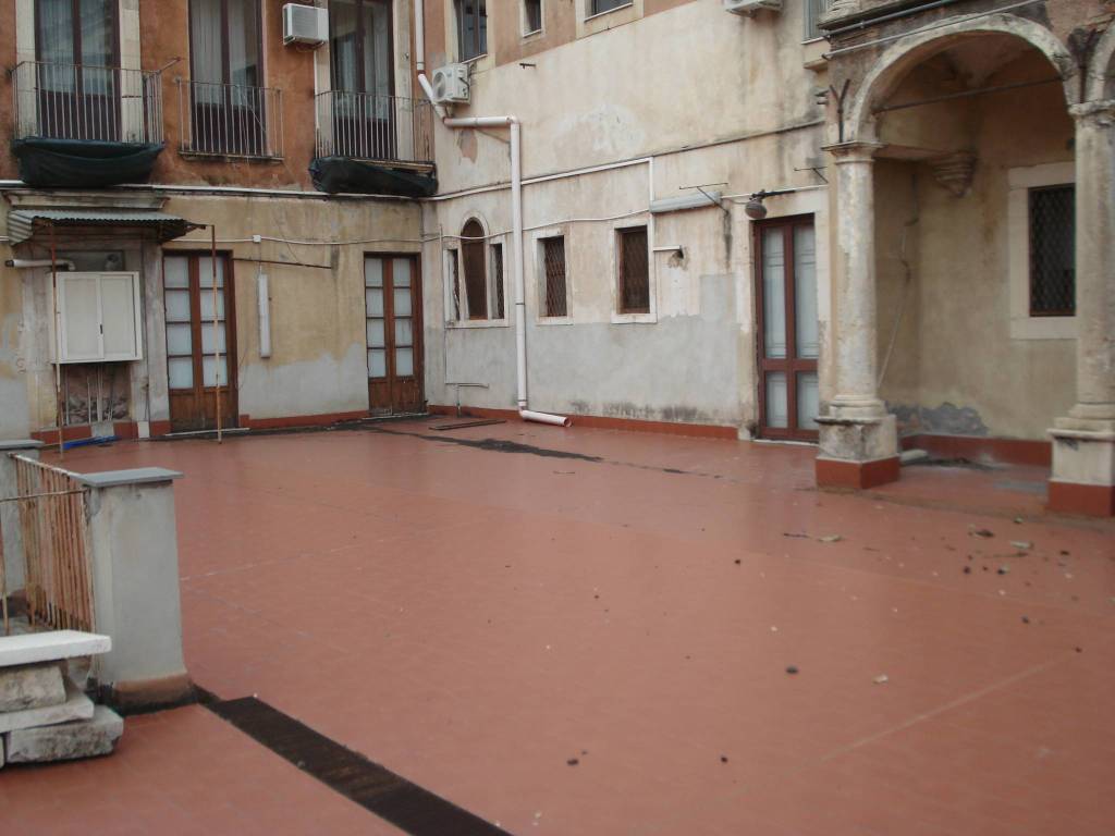 appartamento in vendita a Catania in zona Centro Storico