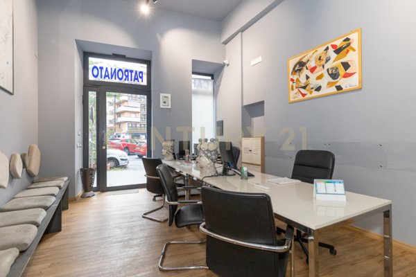 locale commerciale in vendita a Catania
