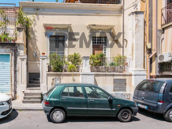 casa indipendente in vendita a Catania in zona Centro Storico
