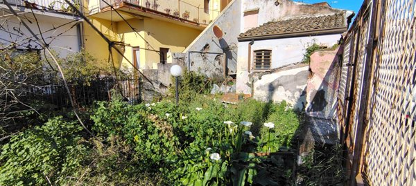 casa indipendente in vendita a Catania