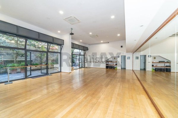 locale commerciale in vendita a Catania in zona Cibali