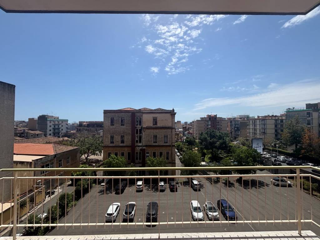 appartamento in vendita a Catania in zona Centro Storico