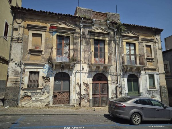 casa indipendente in vendita a Catania in zona Centro Storico