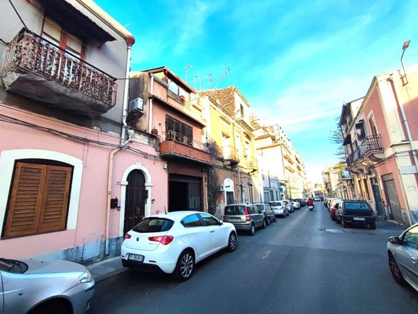 casa semindipendente in vendita a Catania in zona Picanello