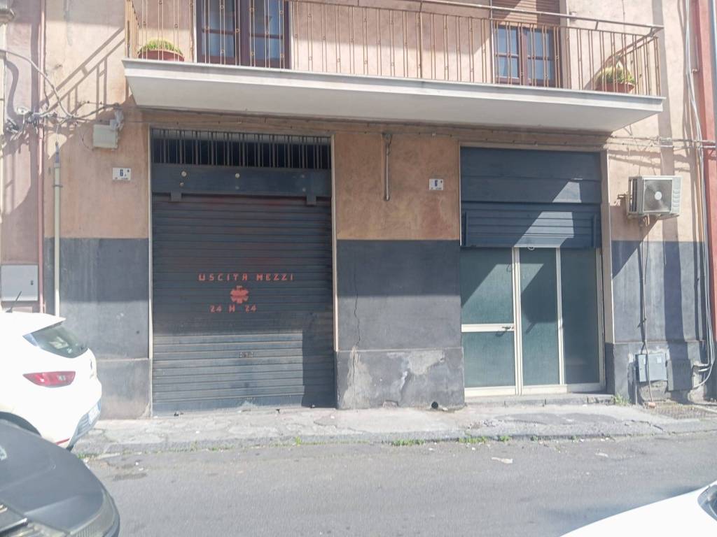 negozio in vendita a Catania in zona Picanello