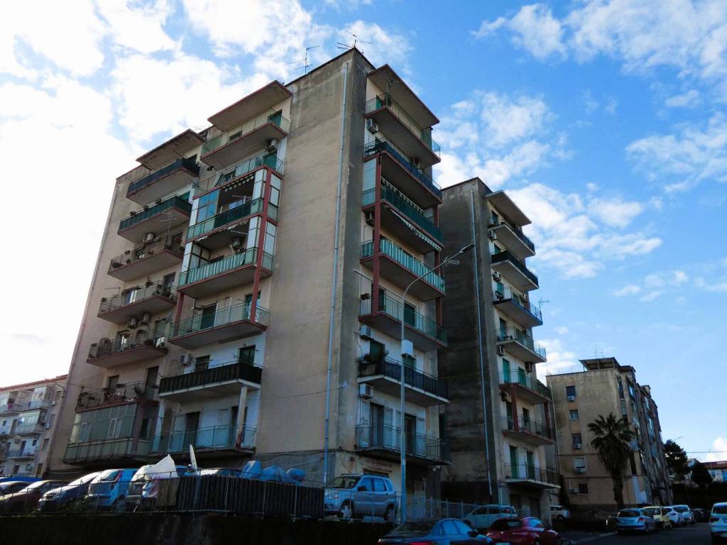 appartamento in vendita a Catania in zona Villaggio Sant'Agata