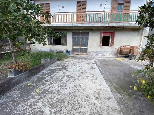 appartamento in vendita a Catania in zona Villaggio Sant'Agata