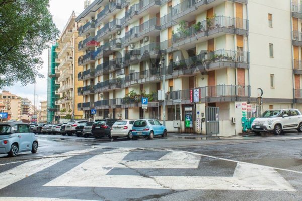 locale commerciale in vendita a Catania