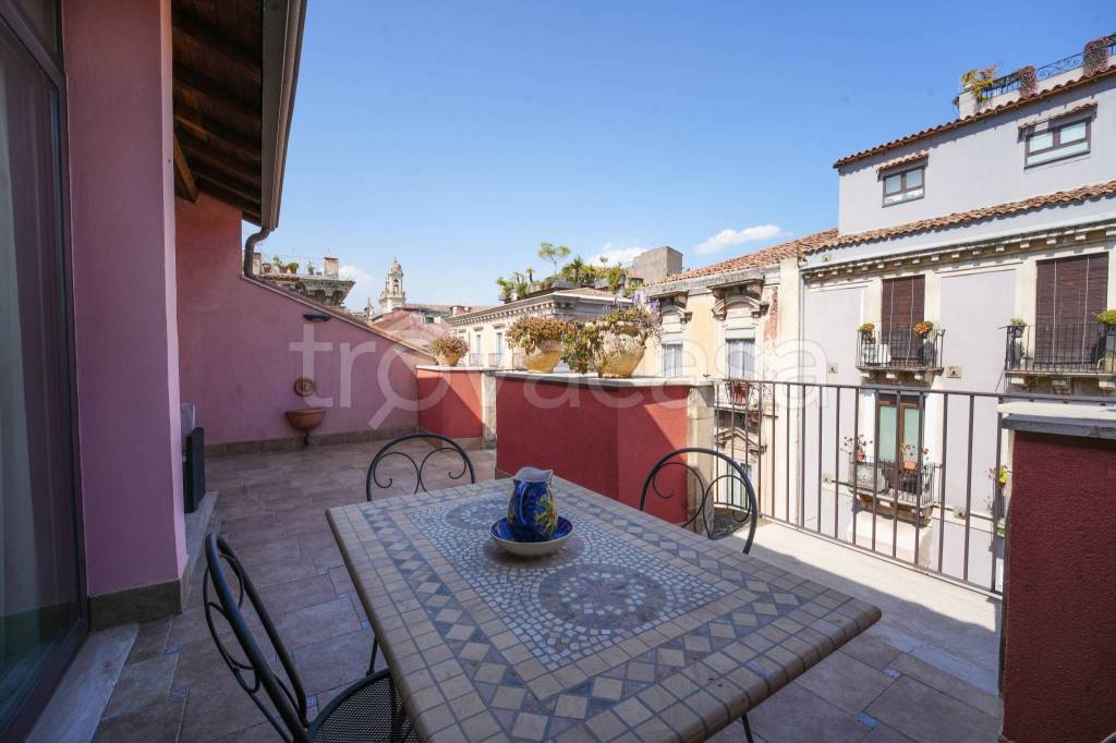 casa semindipendente in vendita a Catania in zona Centro Storico