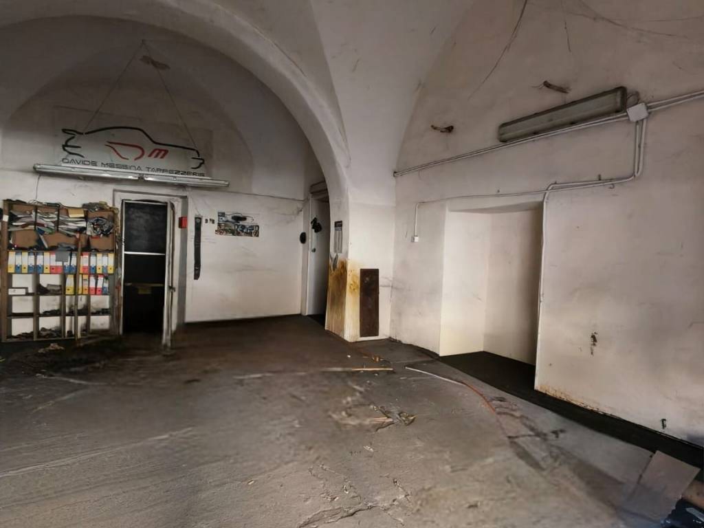 negozio in vendita a Catania in zona Centro Storico
