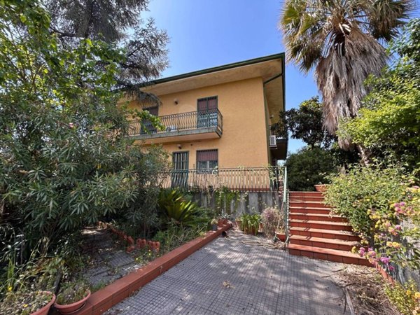 casa indipendente in vendita a Catania