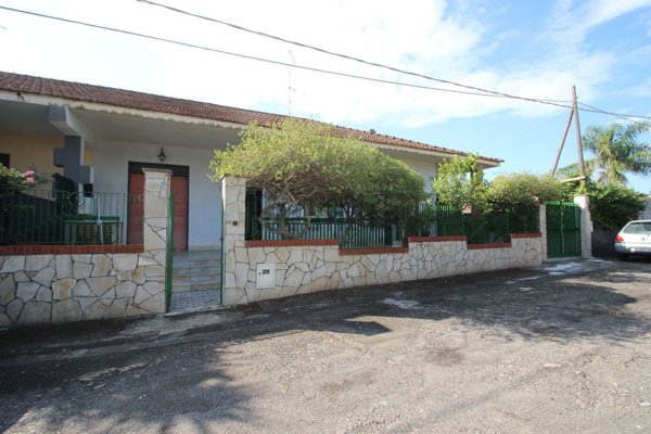 casa indipendente in vendita a Catania in zona Villaggio Delfino-Vaccarizzo