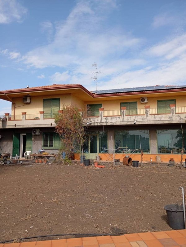 casa indipendente in vendita a Catania