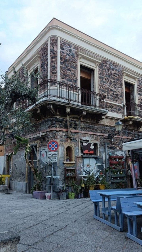 casa indipendente in vendita a Catania in zona Centro Storico