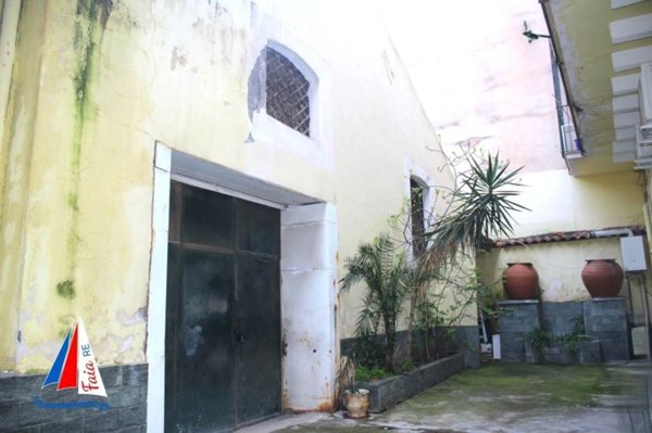 negozio in vendita a Catania in zona Centro Storico