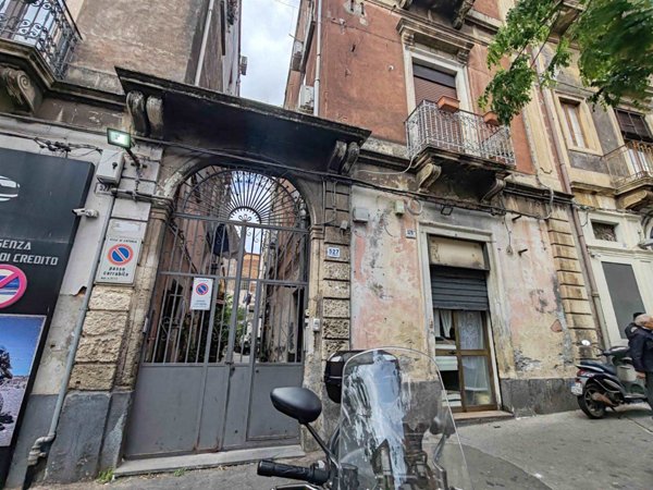 negozio in vendita a Catania in zona Centro Storico