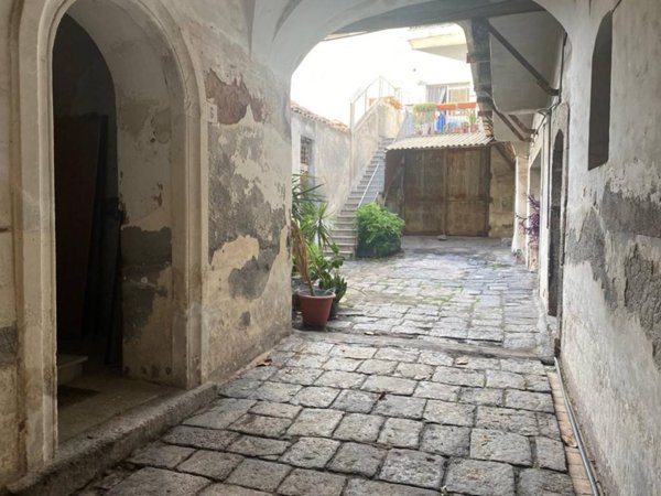 casa indipendente in vendita a Catania