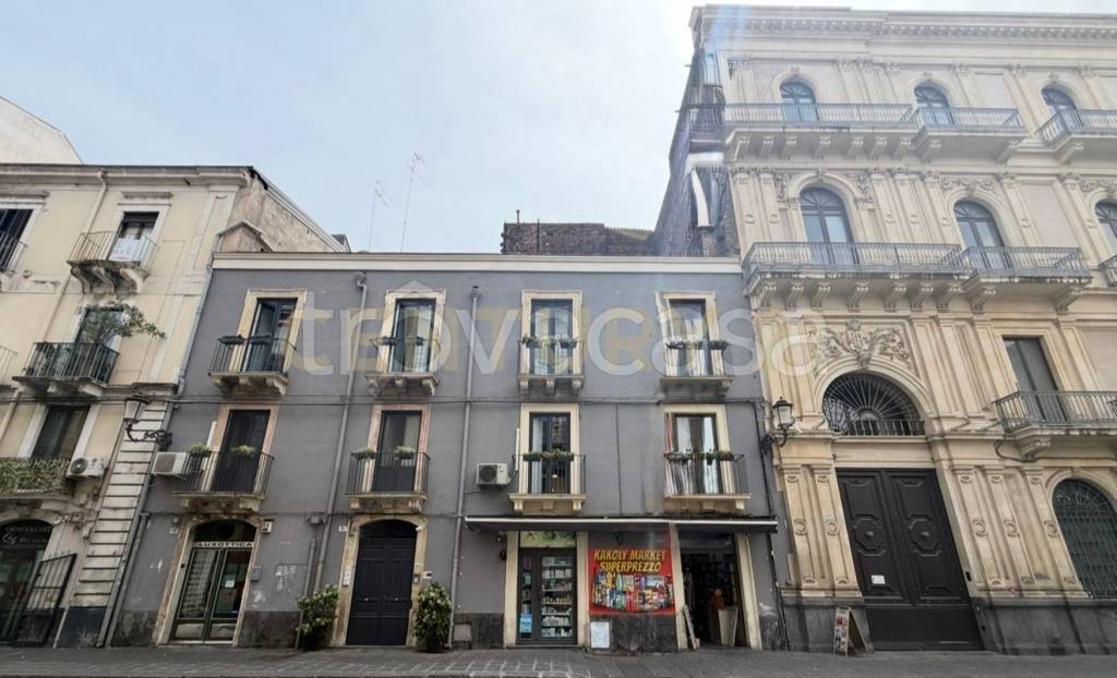 negozio in vendita a Catania in zona Centro Storico
