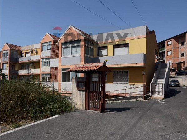 casa indipendente in vendita a Catania in zona Librino