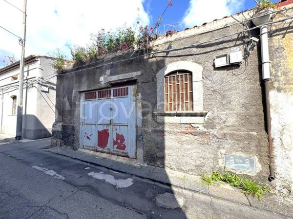 casa indipendente in vendita a Catania