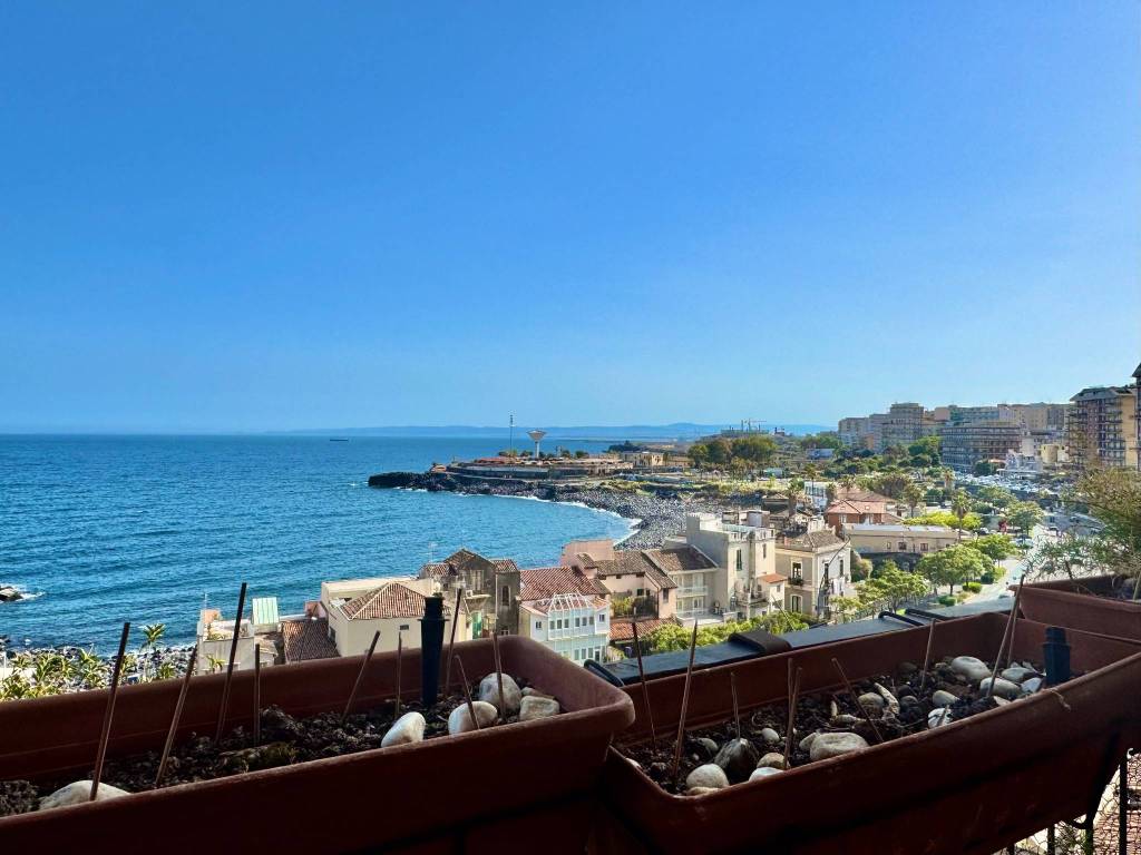 appartamento in vendita a Catania in zona Ognina