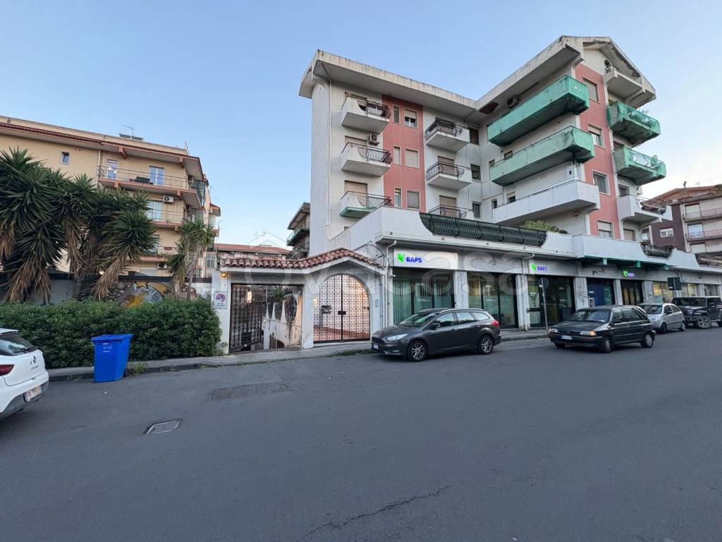 locale commerciale in vendita a Catania