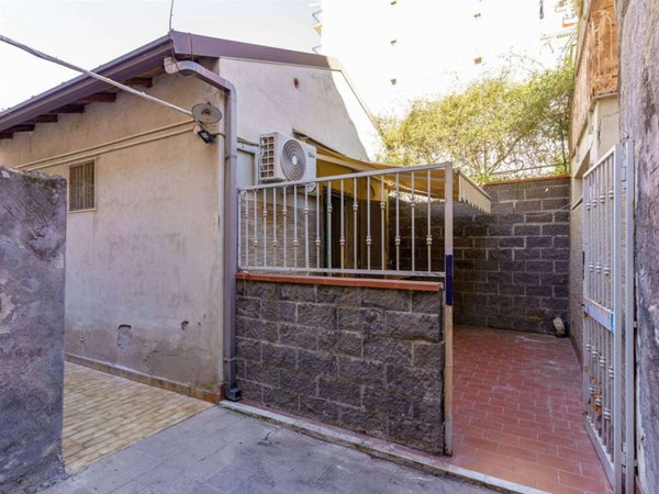 appartamento in vendita a Catania in zona Picanello