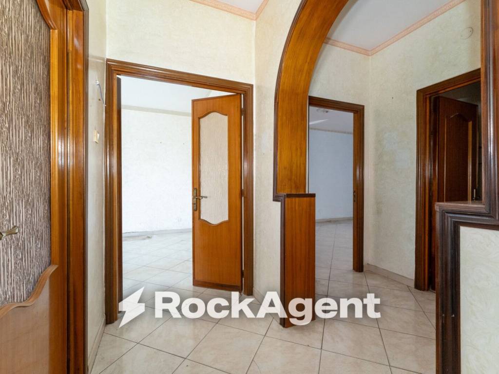 appartamento in vendita a Catania in zona Villaggio Sant'Agata