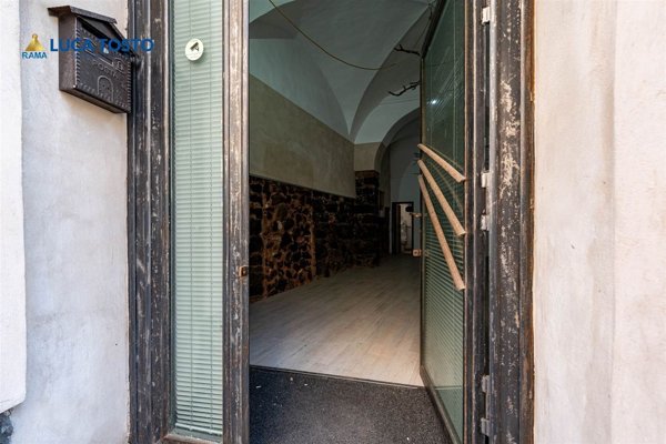 locale commerciale in vendita a Catania