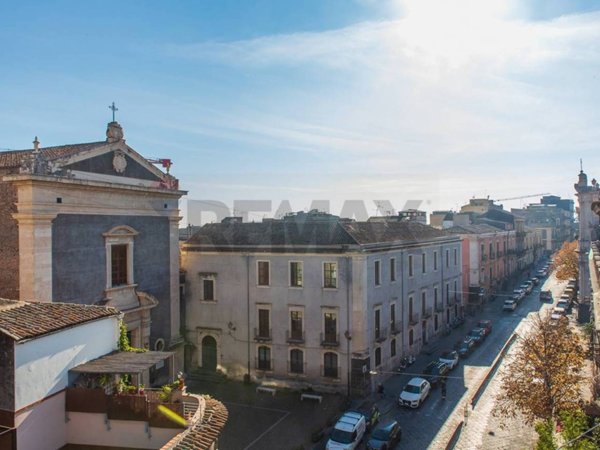 appartamento in vendita a Catania in zona Centro Storico