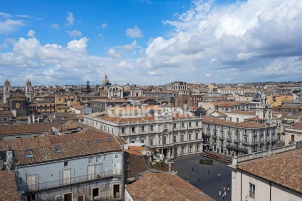 appartamento in vendita a Catania in zona Centro Storico