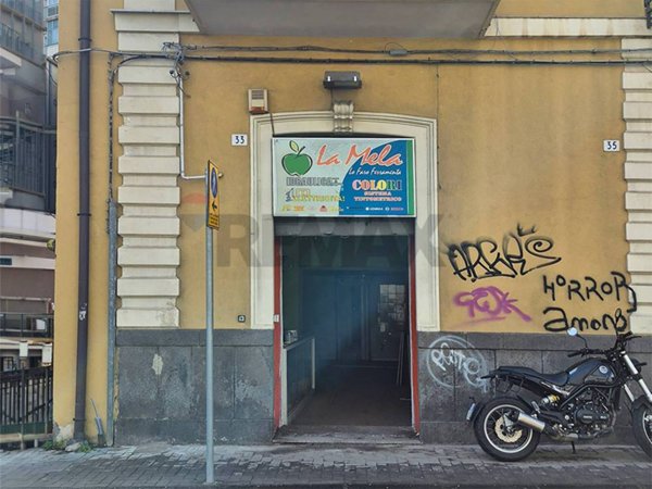 locale commerciale in vendita a Catania in zona Cibali