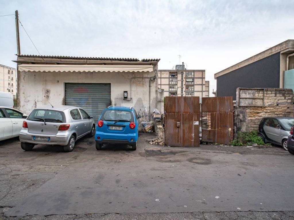 locale commerciale in vendita a Catania in zona Centro Storico