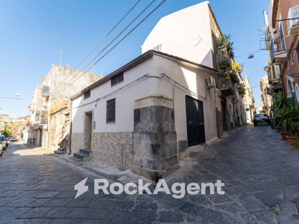 appartamento in vendita a Catania in zona Centro Storico