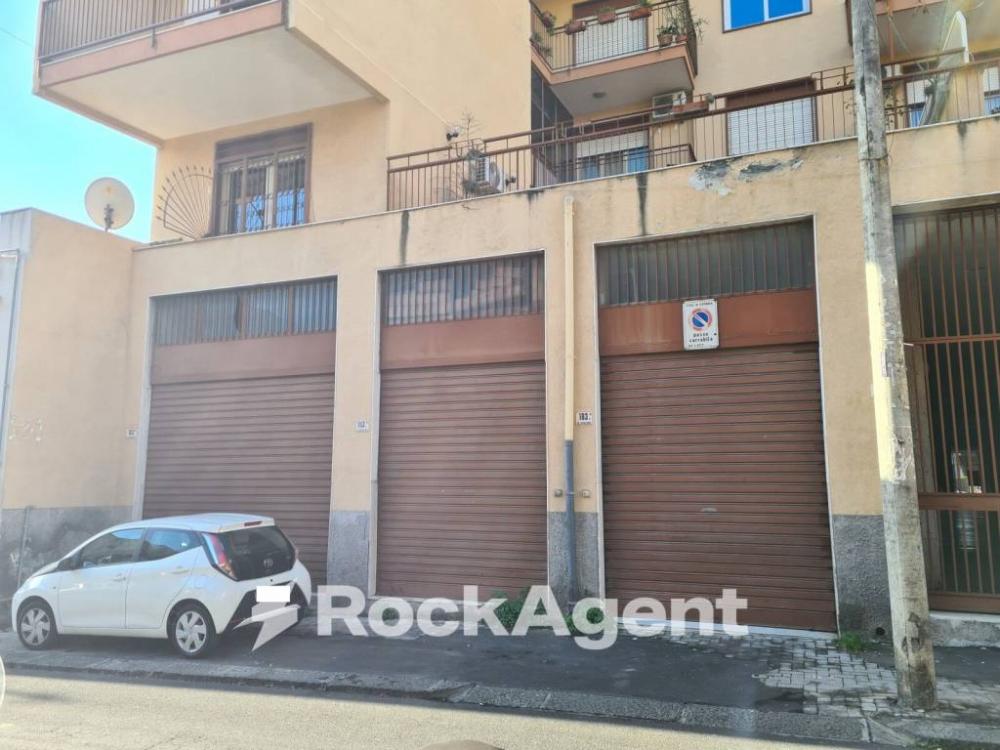 locale commerciale in vendita a Catania in zona Picanello